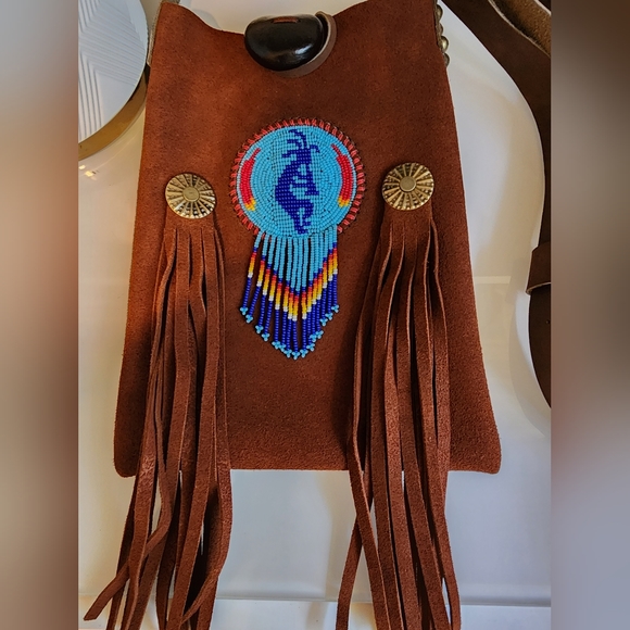 Native American Shinnecock handmade brown leather bag. - Picture 2 of 7